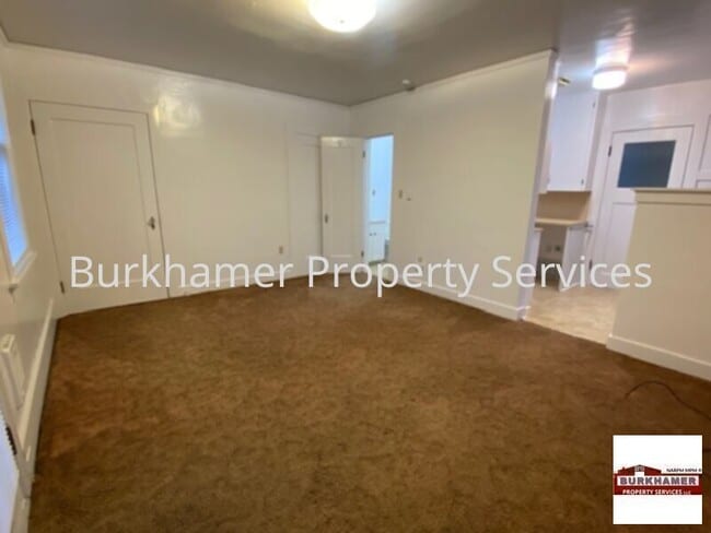 Photo - 203 E Broadway Ave