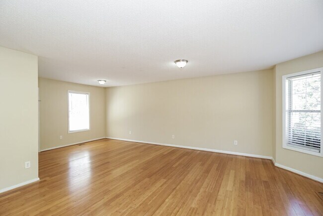 Photo - 429 Ivy Crest Dr