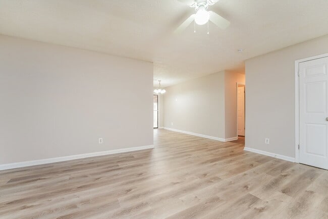 Photo - 4964 Galbraith Cir