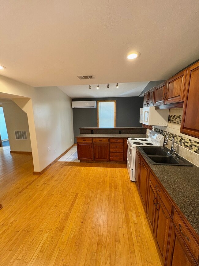 Building Photo - 1060 3rd St NW Unit #2