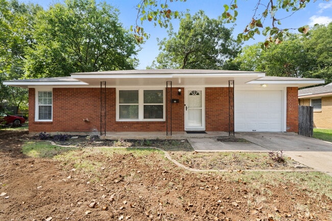 Photo - 6418 Onyx Dr N