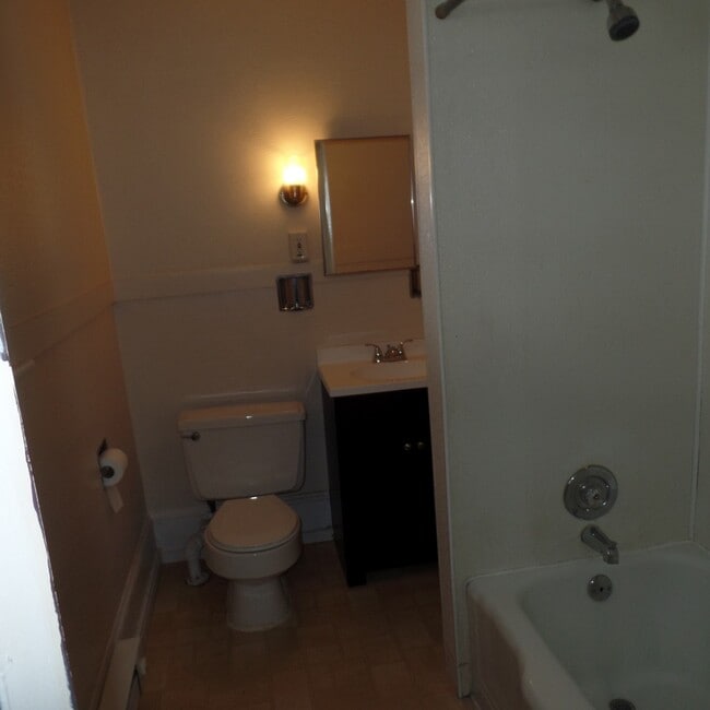 Photo - 321-323 Bishop Street (E) Unit 321-2