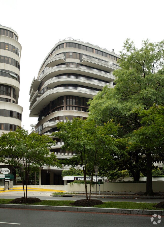 Photo - Watergate South