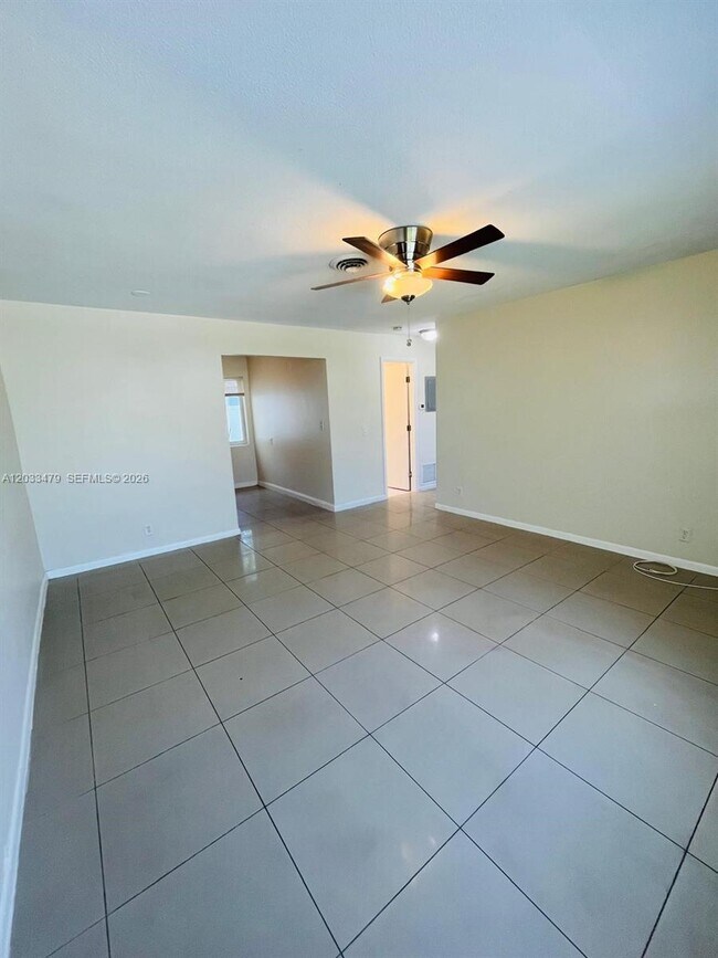 Photo - 2500 NW 9th Ln Unit 1
