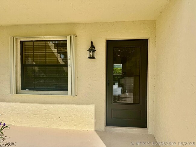 901 Pinecrest Cir Unit B