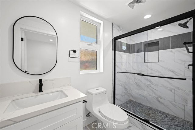 Building Photo - 6704 Kester Ave