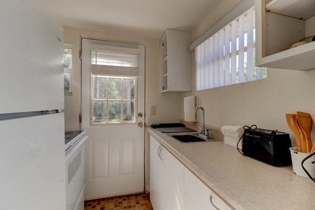 Photo - 68 Fairview Ave Unit A