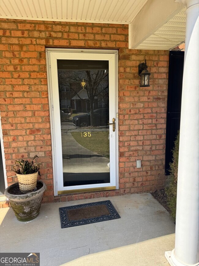 135 Logmont Trace