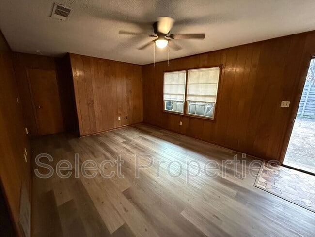 Photo - 819 W Matthews Ave Unit 4