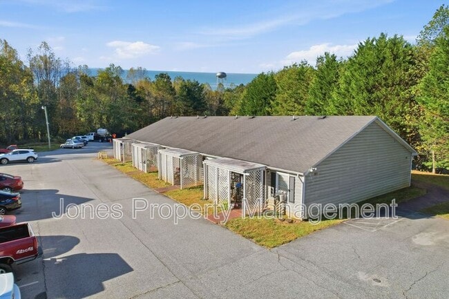 Photo - 120 W 52 Bypass Unit A-4