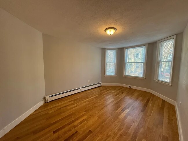 Photo - 205 Chelsea St