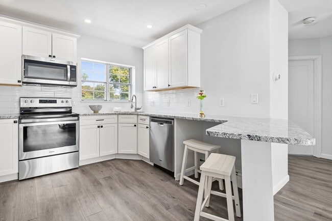 Photo - 4 Robinwood Ave Unit 8