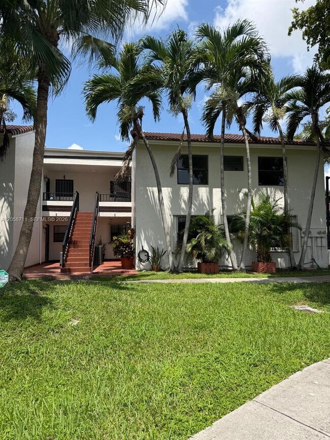 Building Photo - 10875 NW 7th St Unit 23-36