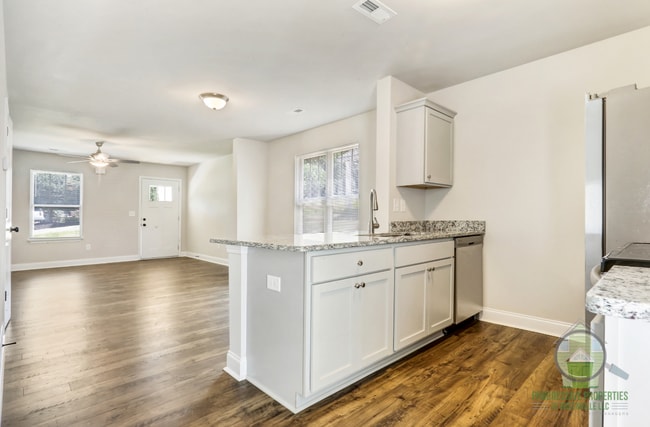 Photo - 111 Sitton Dr