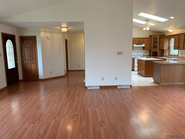 Photo - 133 Anderson Ln