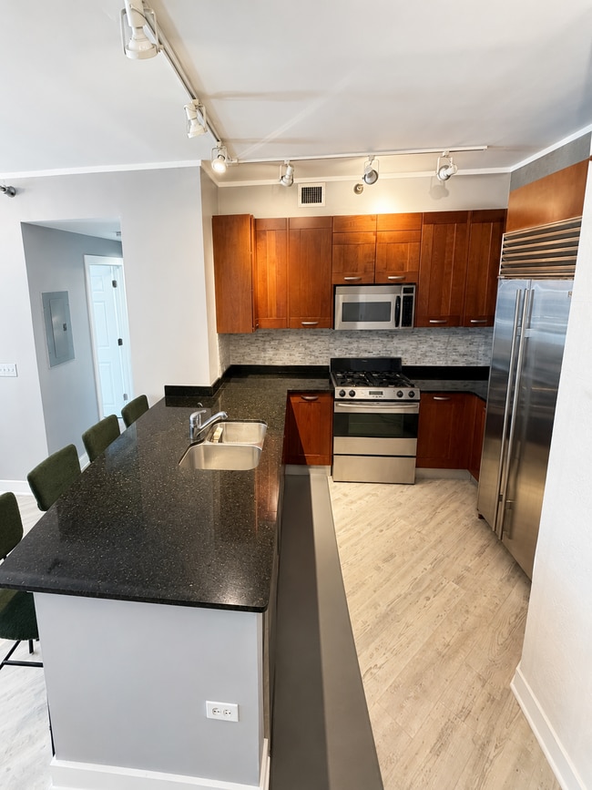 Photo - 744 N Clark St Unit 803