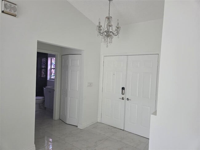 Photo - 7000 SW 39th Ct