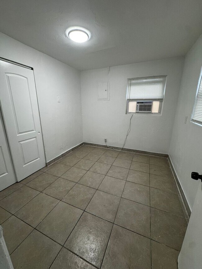 Photo - 1104 State St Unidad 1104 B