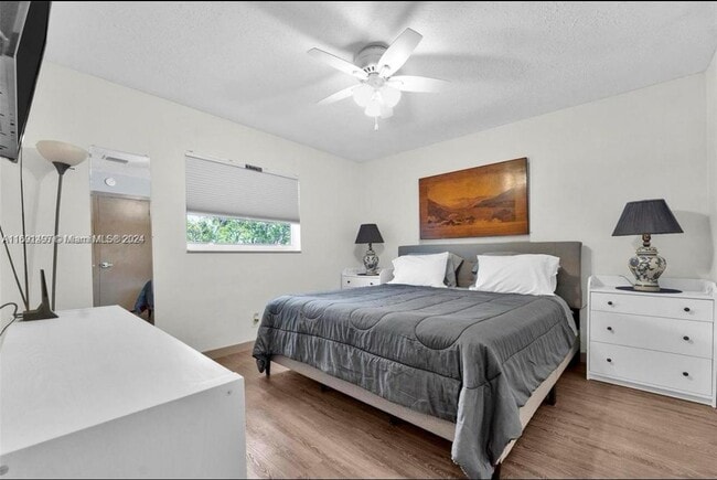 Photo - 3039 Grant St