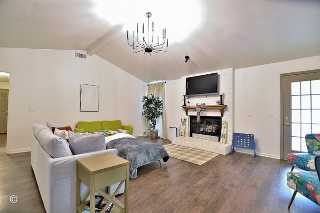 Photo - 4660 Woodmere Ln