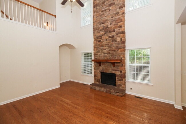 Photo - 129 Lilyfield Ln