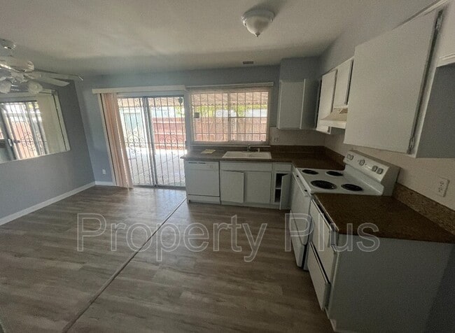 Photo - 4701 N 26th Ln