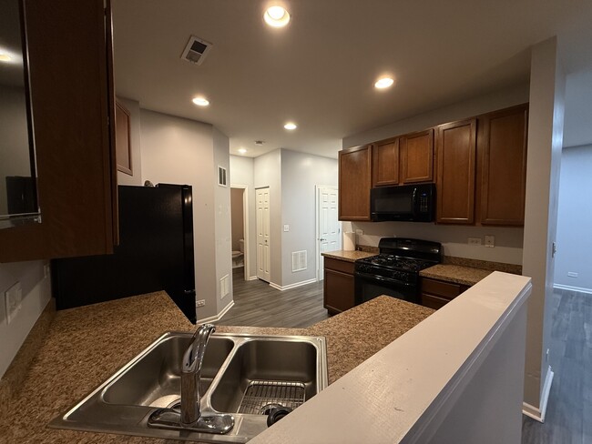 Photo - 433 Acushnet St