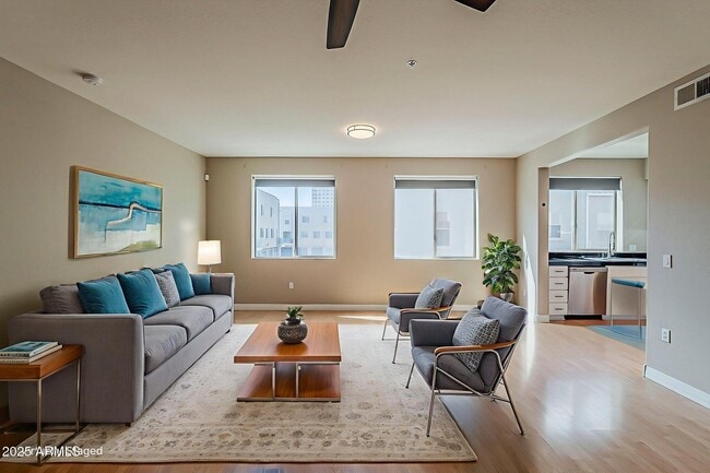 Photo - 615 E Portland St