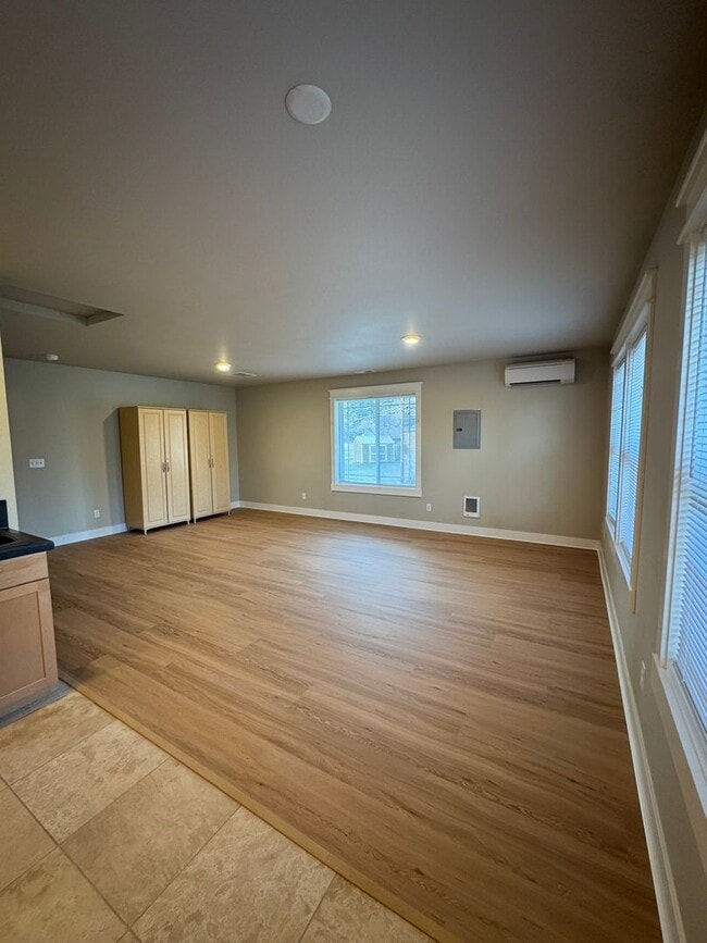 Photo - Cute and Modern Studio in Downtown Bend