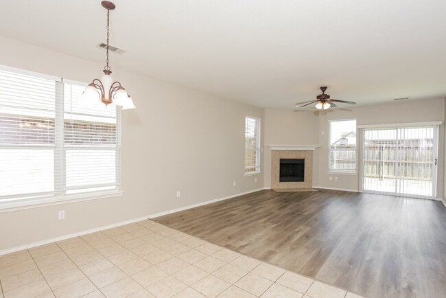 Photo - 7633 Hollow Forest Dr