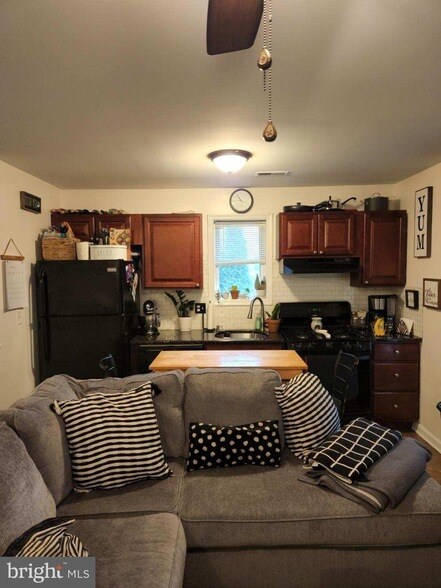 Photo - 4 White Horse Pike