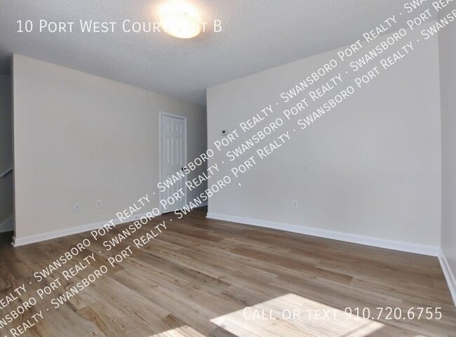 Photo - 10 Port W Ct