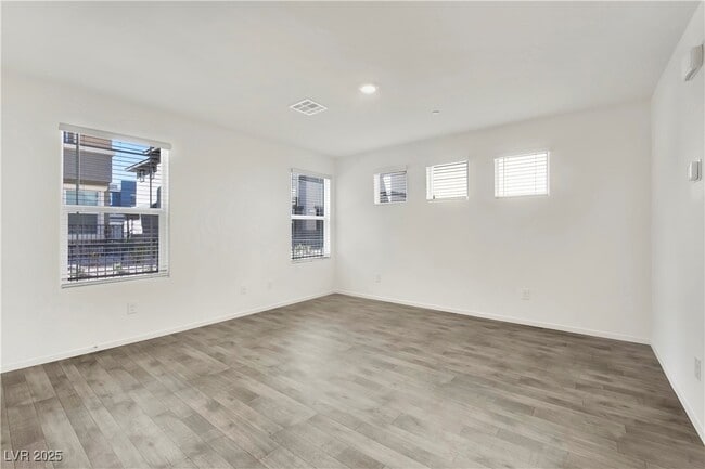 Photo - 1133 Scarlet Sparrow St