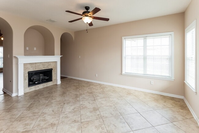 Photo - 5774 Bedford Loop E