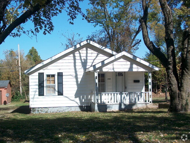 Building Photo - 2707 W Elm St Rental