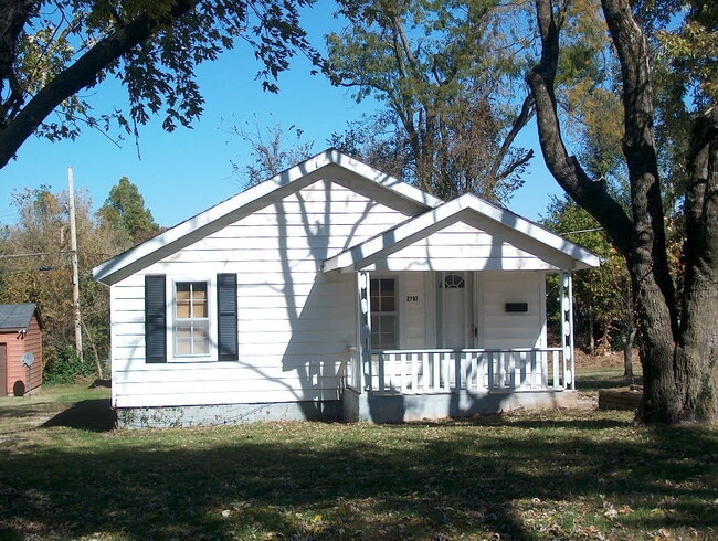 Front - 2707 W Elm St Casa