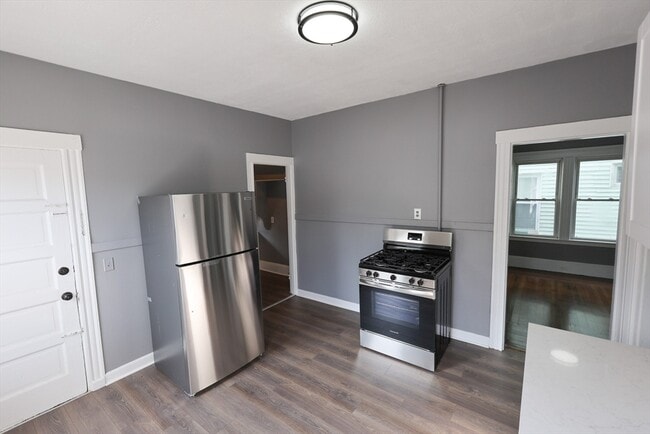 Building Photo - 181 Norfolk St Unit 2 Rental