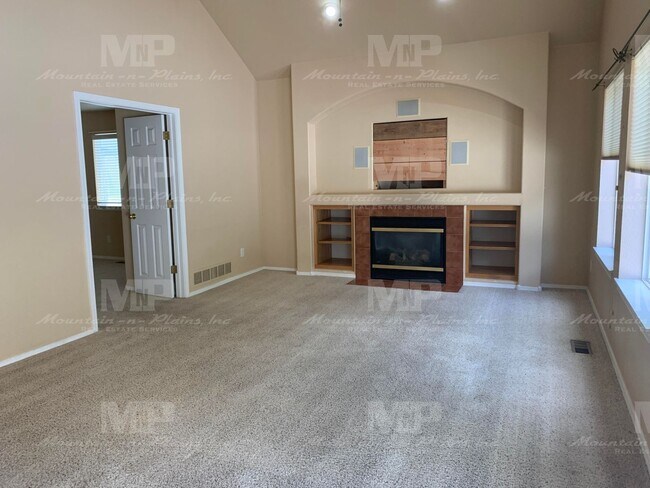 Photo - 714 Bentley Pl