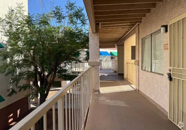 Building Photo - 12123 W Bell Rd Rental