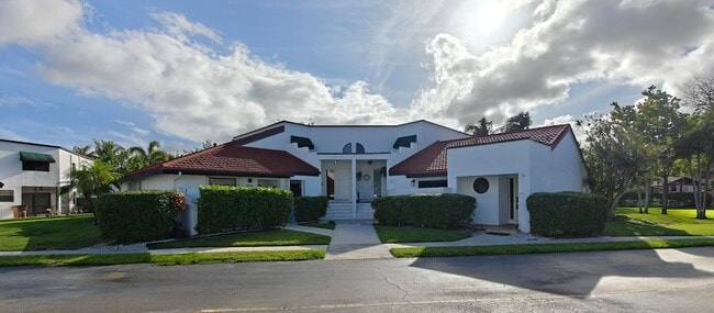 Photo - 385 NW 36th Ave