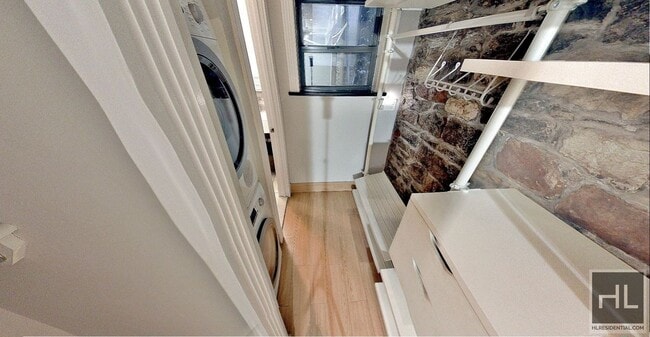 Photo - PERRY ST. Unidad 2