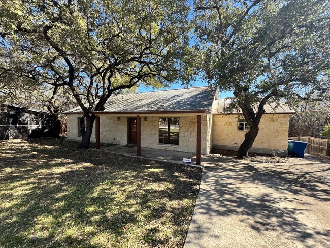 A Must See! Great 2 Bedroom 2 bath home in... - A Must See! Great 2 Bedroom 2 bath home in...