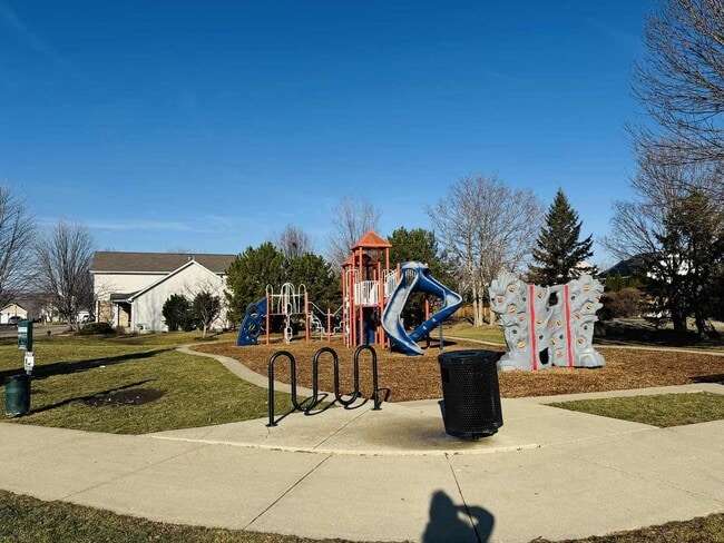 Photo - 425 Claire Ave