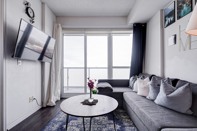 Building Photo - 15 James Finlay Way Unit 712