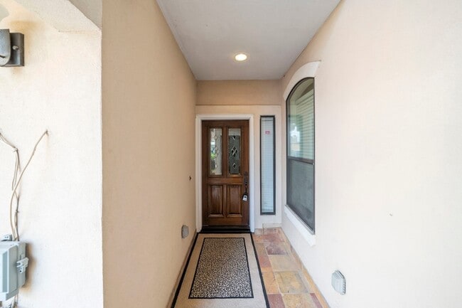 Photo - 5329 Egbert St