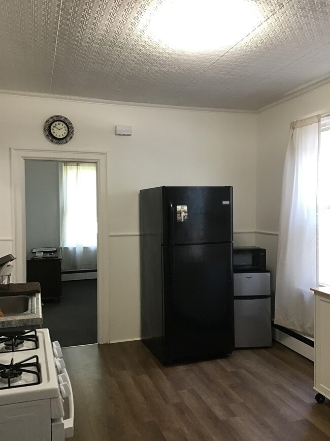 Photo - 240 LINDEN Ave