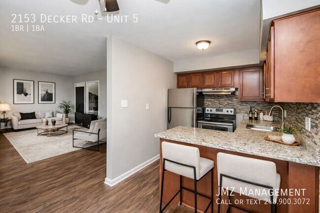 Building Photo - 2153 Decker Rd Unit 5