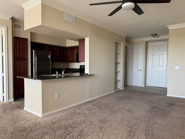 Building Photo - 7575 Kirby Dr Unit 2218