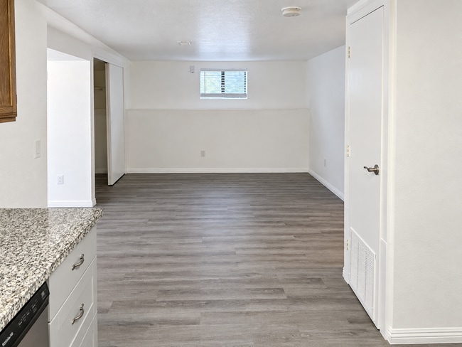 737 16th St Unit 737 B