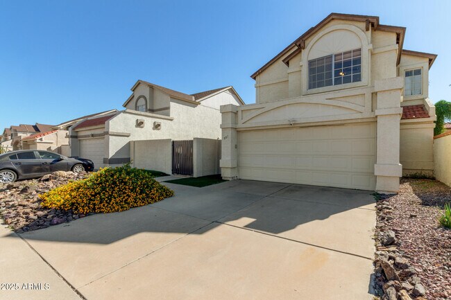 Photo - 501 E Topeka Dr